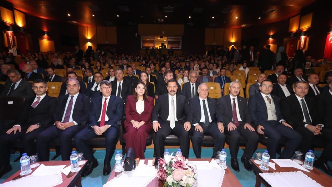 24 Kasım Öğretmenler Günü İl Kutlama Programı Mustafa Kemal Üniversitesi Atatürk Konferans Salonunda Gerçekleştirildi