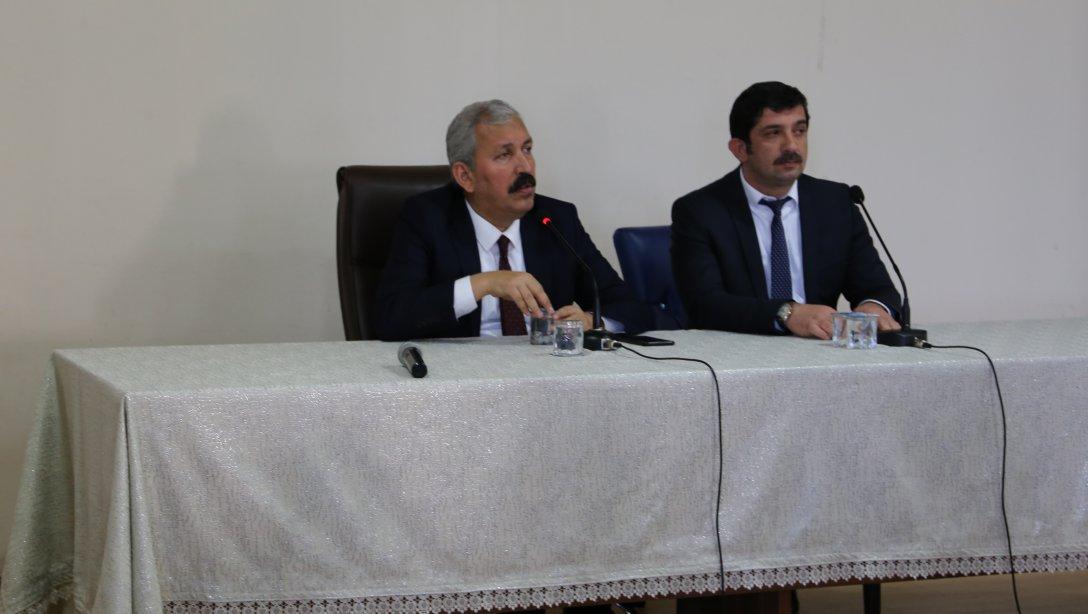 İl Milli Eğitim Müdürü Sayın Kemal KARAHAN Başkanlığında, Hassa İlçesinde Vatandaşla Buluşma Toplantısı Yapıldı.