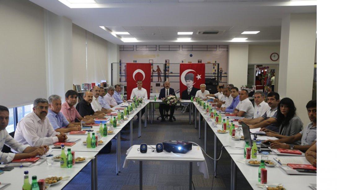 İlçe Milli Eğitim Müdürleri Toplantısı Antakya Bahçeşehir Kolejinde Yapıldı