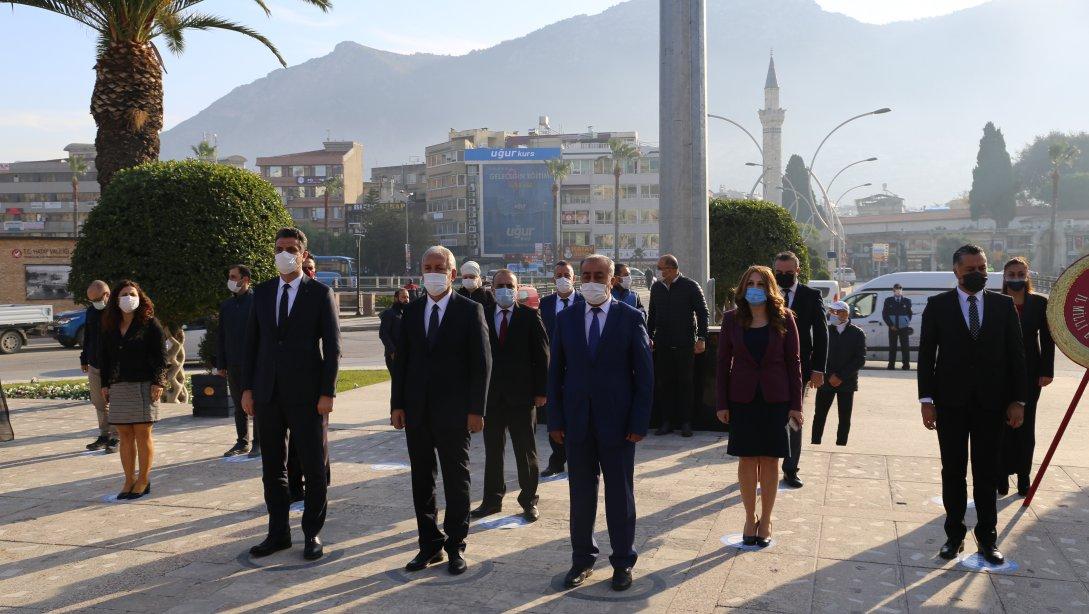 İl Milli Eğitim Müdürü Sayın Kemal Karahan, 24 Kasım Öğretmenler Gününde Çelenk Sunma Törenine Katıldı.