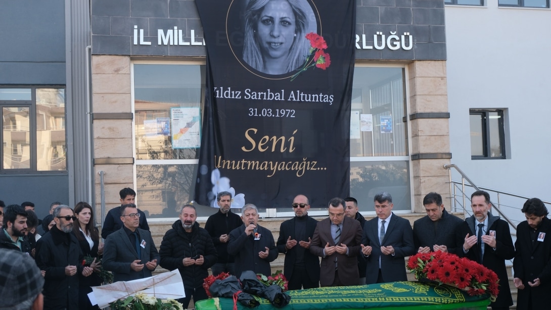 Eğitim Müfettişleri Başkanımız Yıldız Sarıbal Altuntaş'ı Son Yolculuğuna Uğurladık